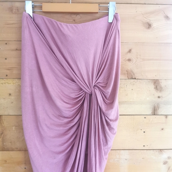 Asymmetrical Skirt - Picture 1 of 7